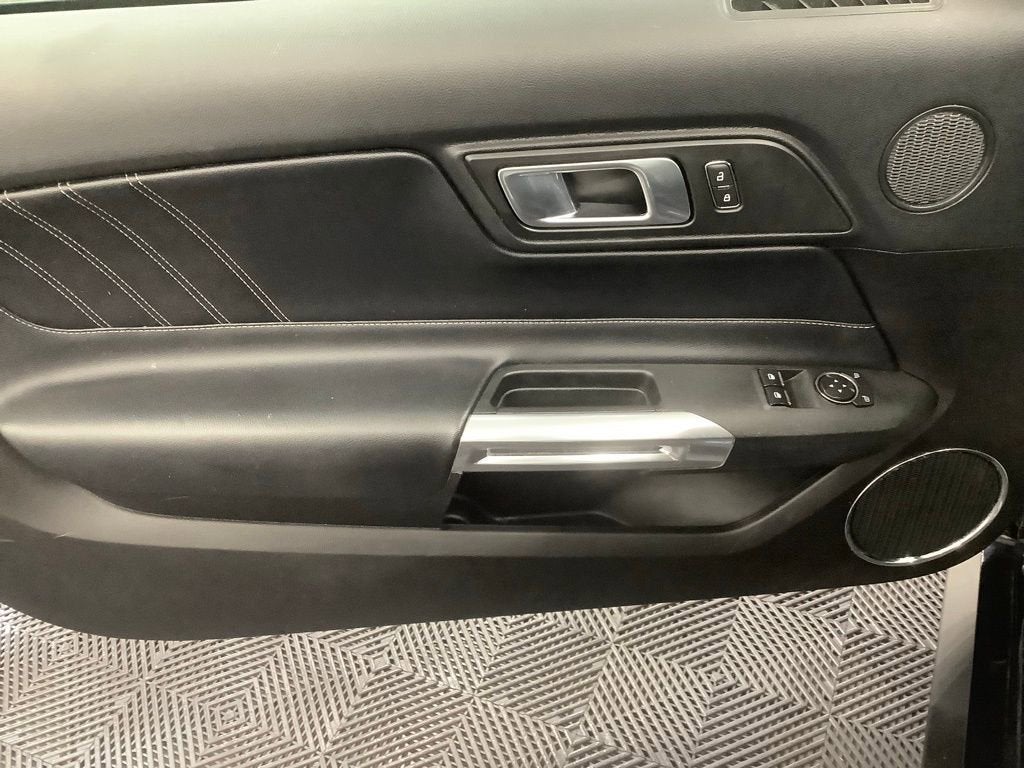 2021 Ford Mustang EcoBoost