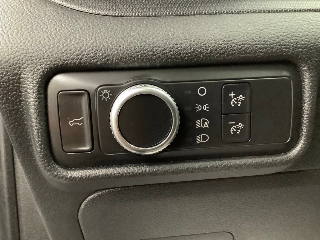 2020 Ford Explorer Base