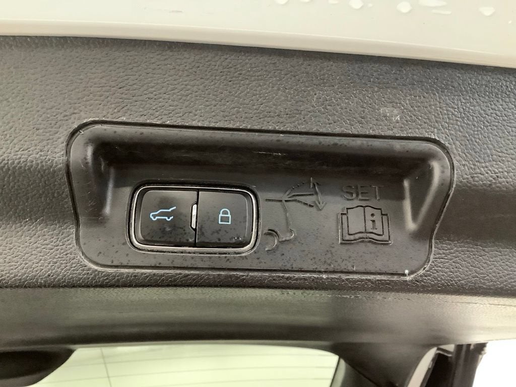 2020 Ford Explorer Base
