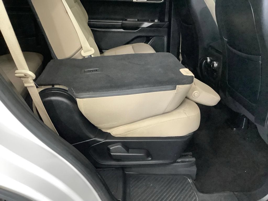 2020 Ford Explorer Base
