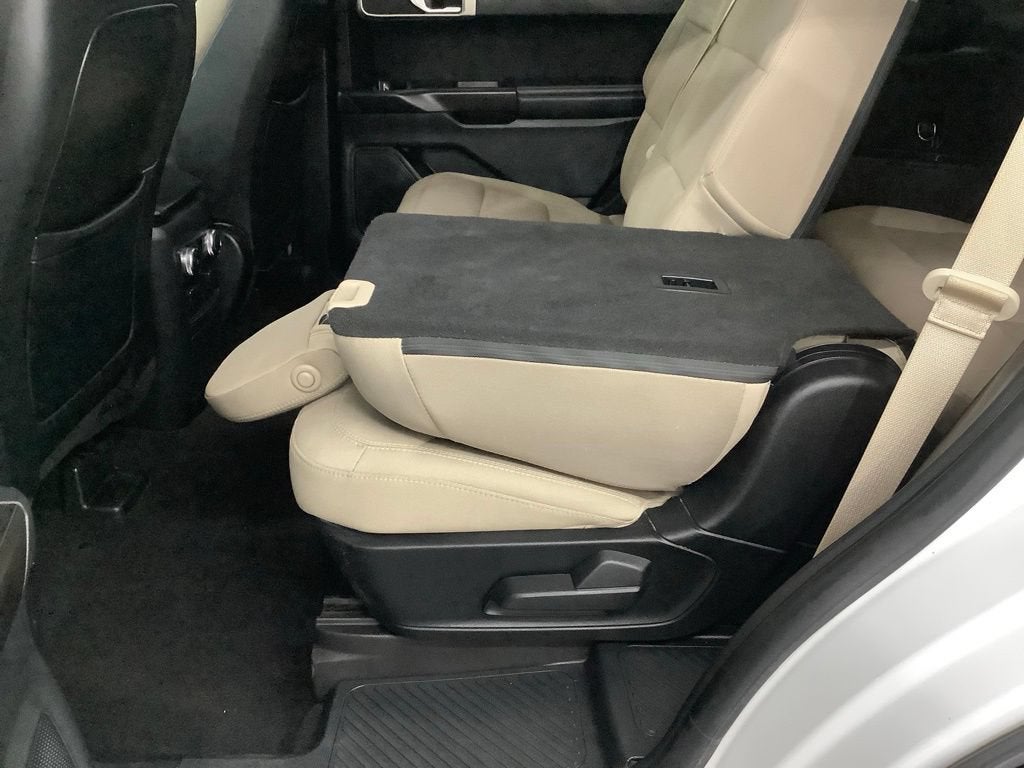 2020 Ford Explorer Base