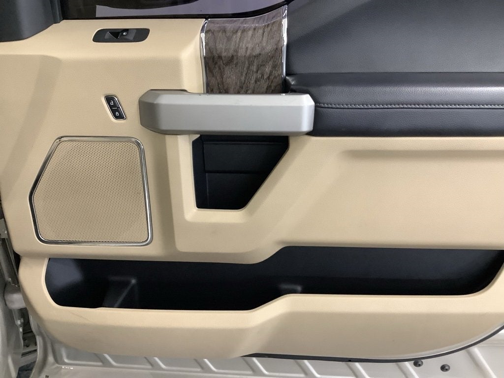 2017 Ford Super Duty F-250 SRW Lariat