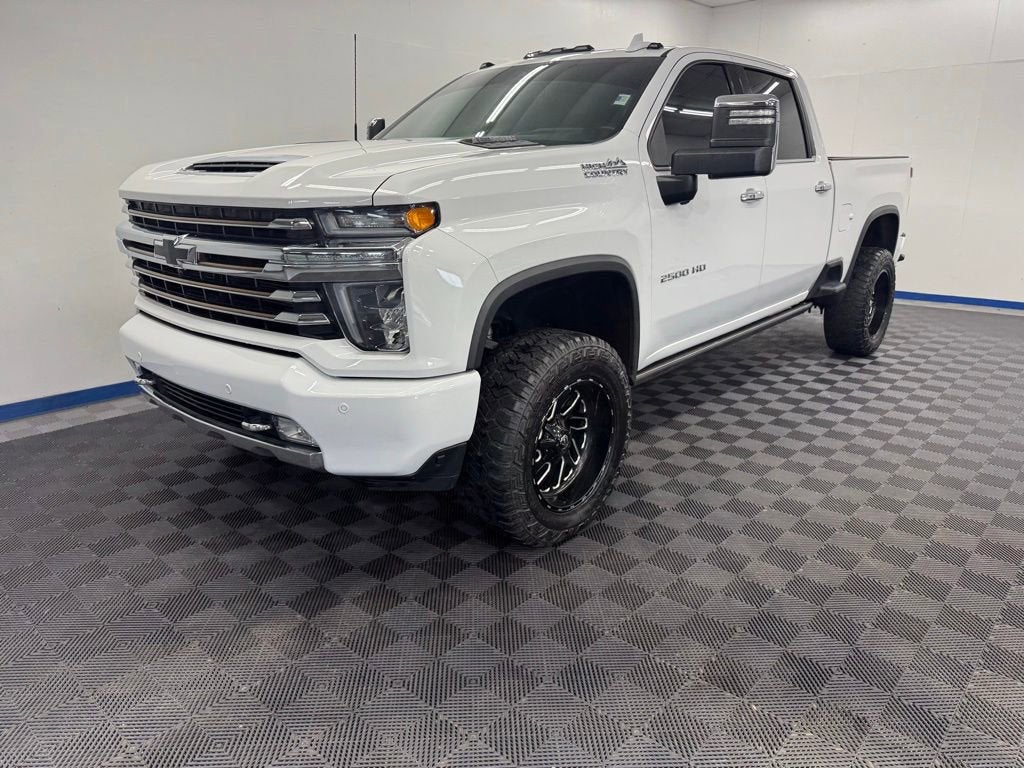 2023 Chevrolet Silverado HD High Country 4WD Crew Cab Standard Box's photo