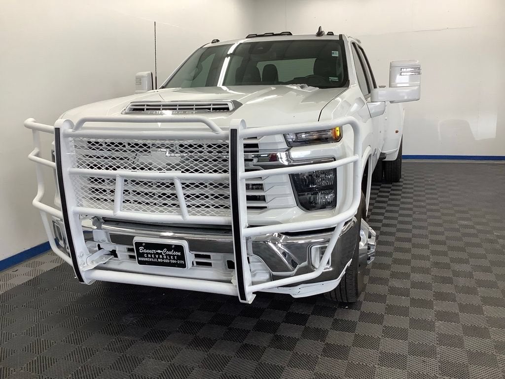 Used 2024 Chevrolet Silverado 3500HD LT with VIN 1GC4YTEY0RF108218 for sale in Kansas City