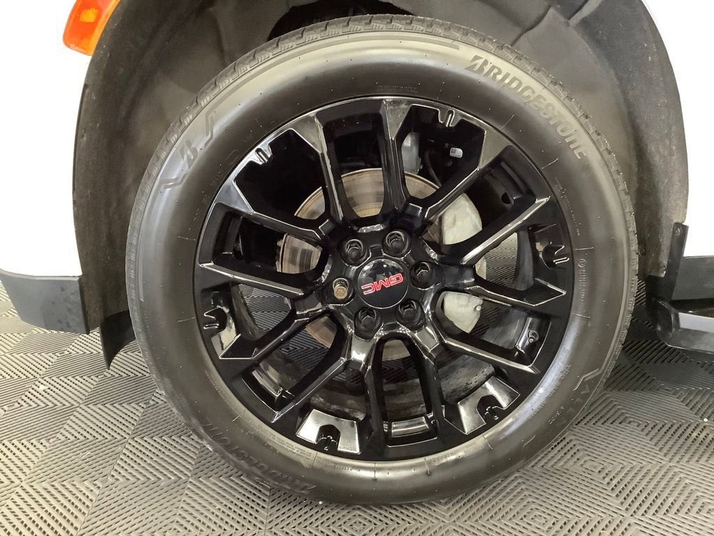 2023 GMC Yukon SLE