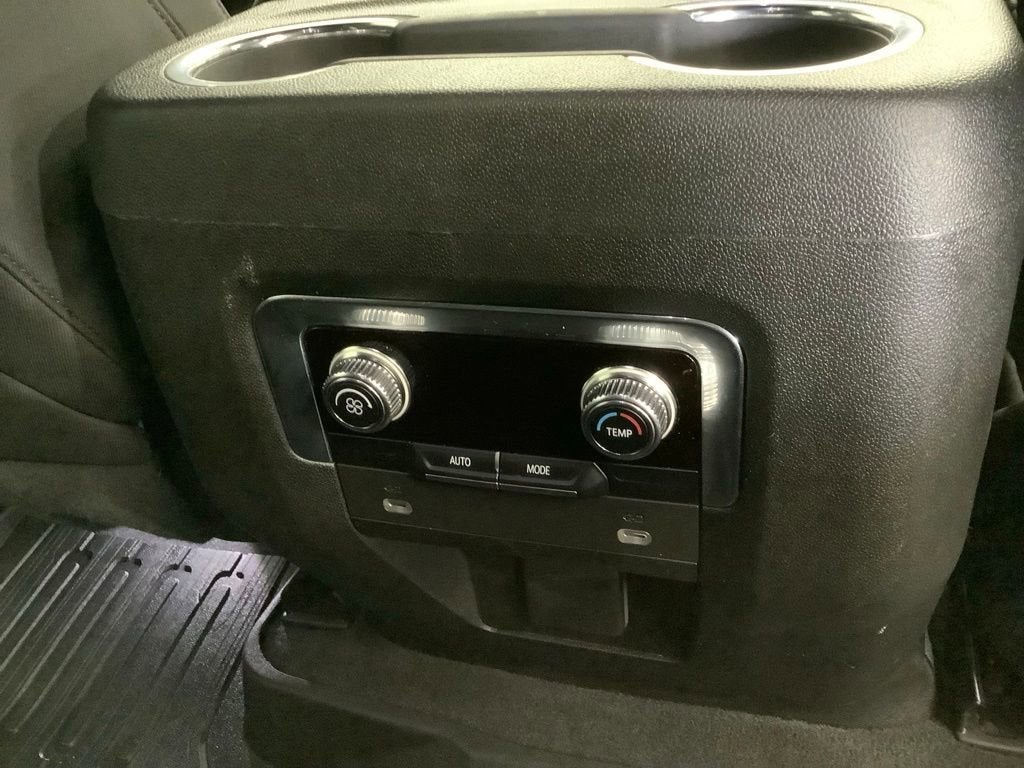 2023 GMC Yukon SLE