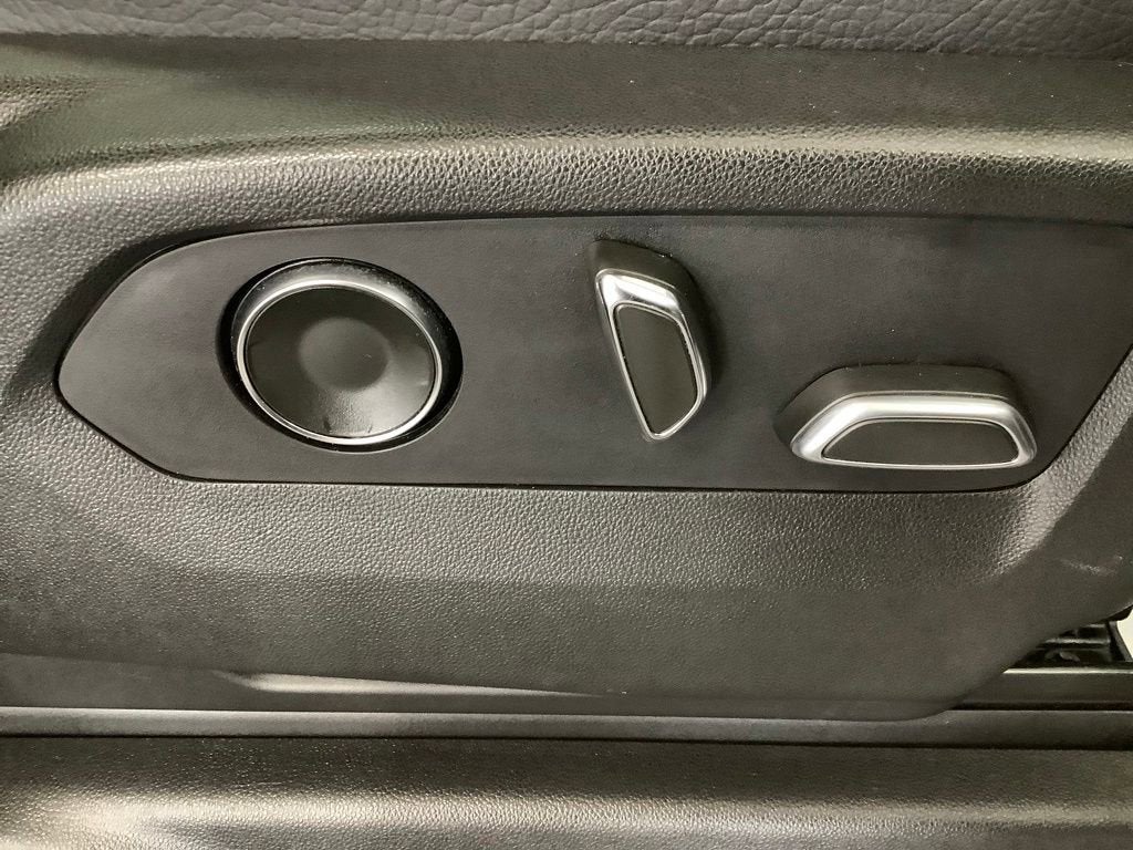 2021 GMC Yukon Denali - Photo 32