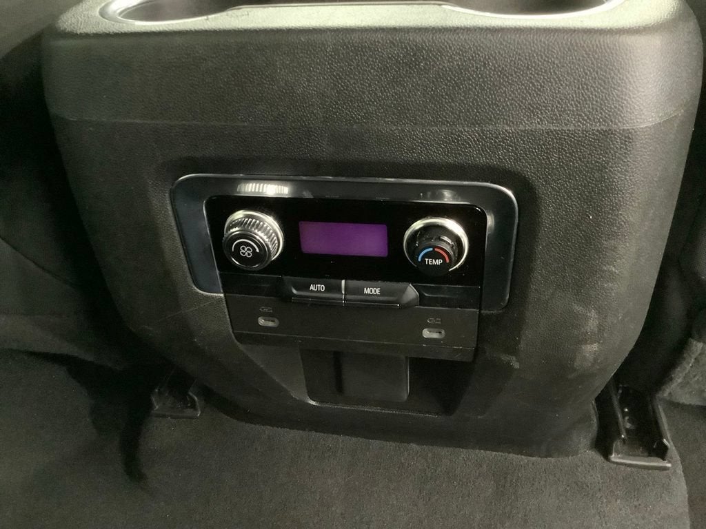 2022 GMC Yukon XL SLE