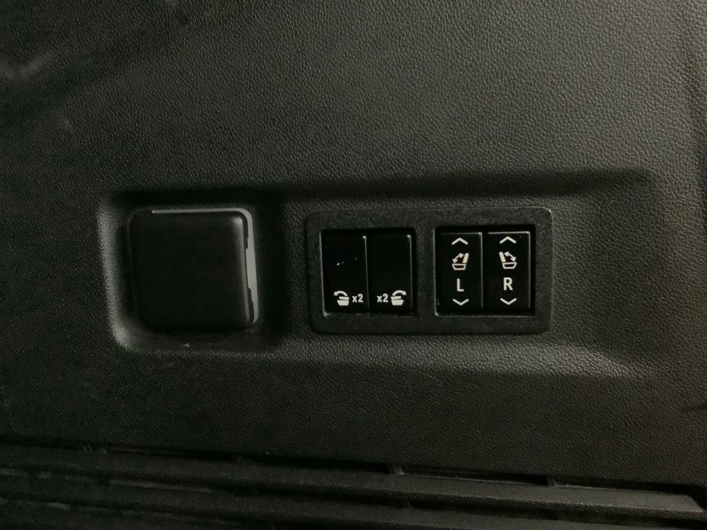2021 GMC Yukon XL AT4