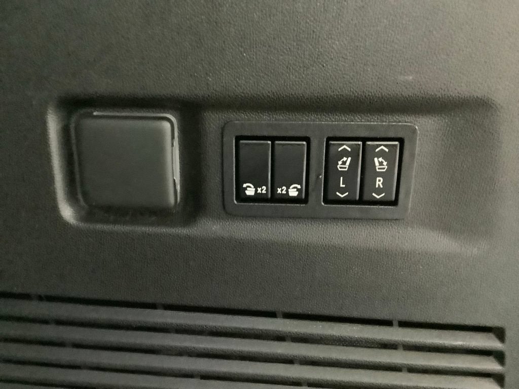 2021 GMC Yukon XL AT4