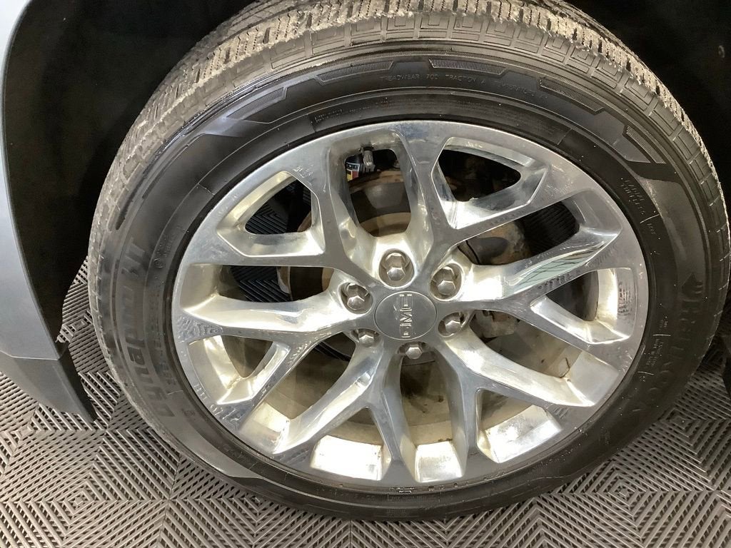 Used 2020 GMC Yukon XL Denali with VIN 1GKS2HKJ3LR307254 for sale in Kansas City