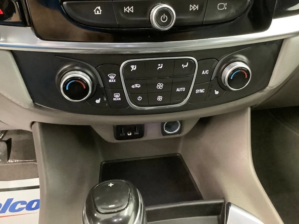 2020 Chevrolet Traverse LT Leather