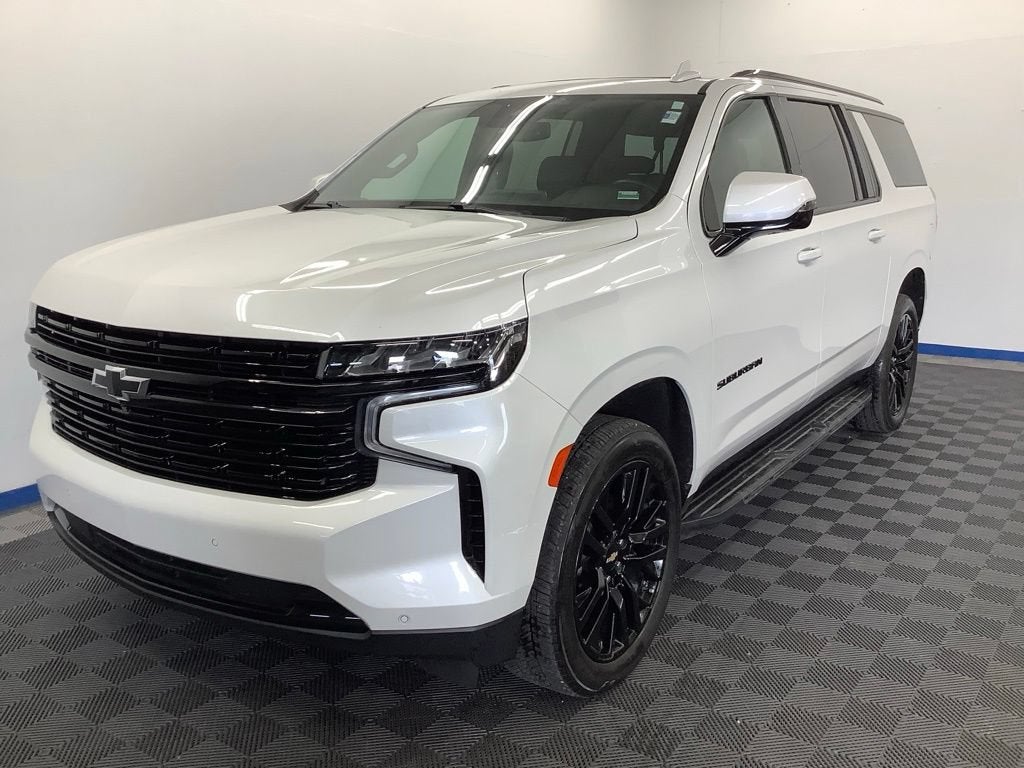 2023 Chevrolet Suburban RST