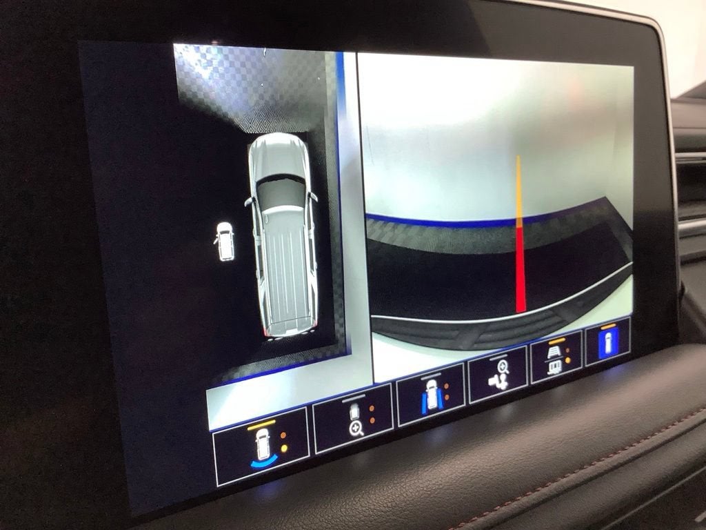 2023 Chevrolet Suburban RST