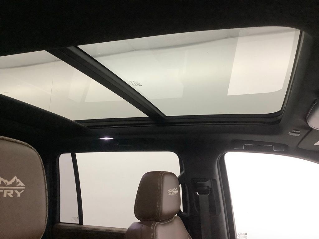 2021 Chevrolet Suburban High Country