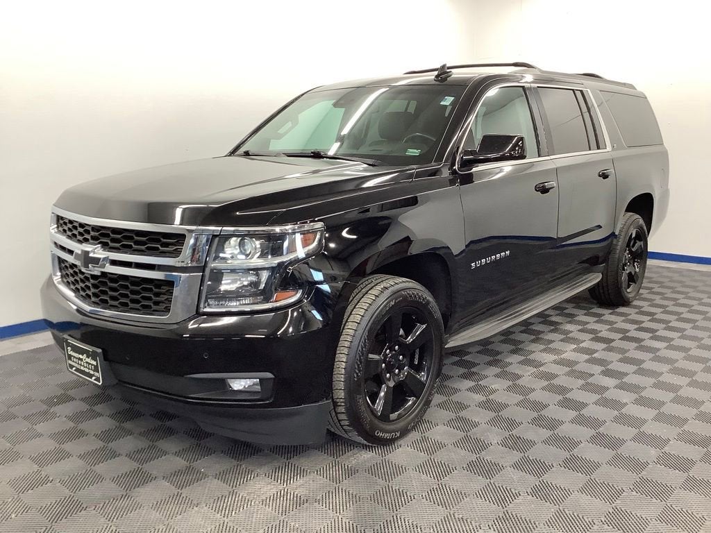 2018 Chevrolet Suburban 4WD 1500 LT's photo