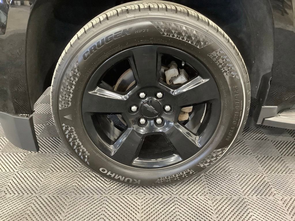 Used 2018 Chevrolet Suburban LT with VIN 1GNSKHKC3JR284298 for sale in Kansas City