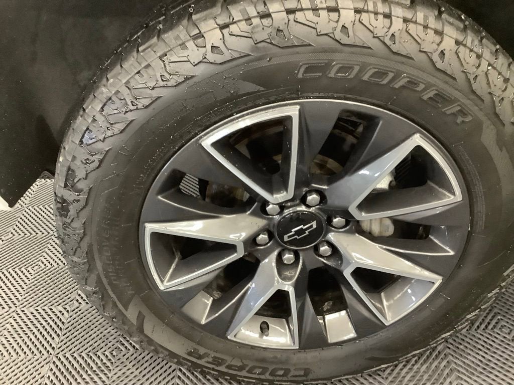 Used 2021 Chevrolet Tahoe Z71 with VIN 1GNSKPKD8MR235752 for sale in Kansas City