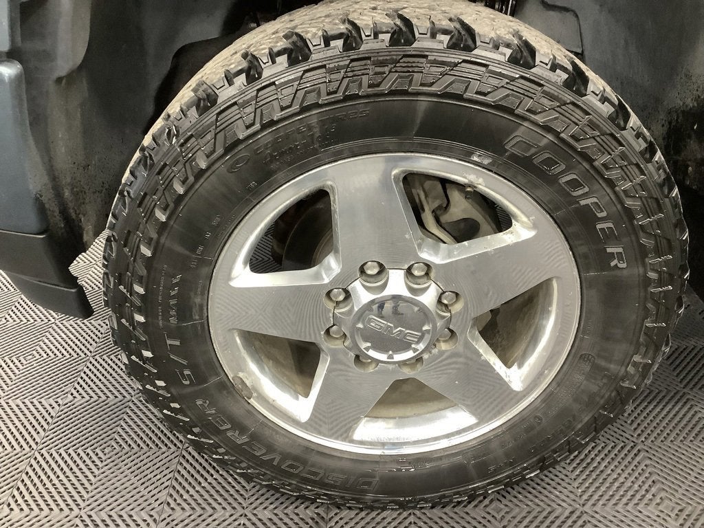 Used 2011 GMC Sierra 2500 Denali HD Denali with VIN 1GT125CG0BF136052 for sale in Kansas City