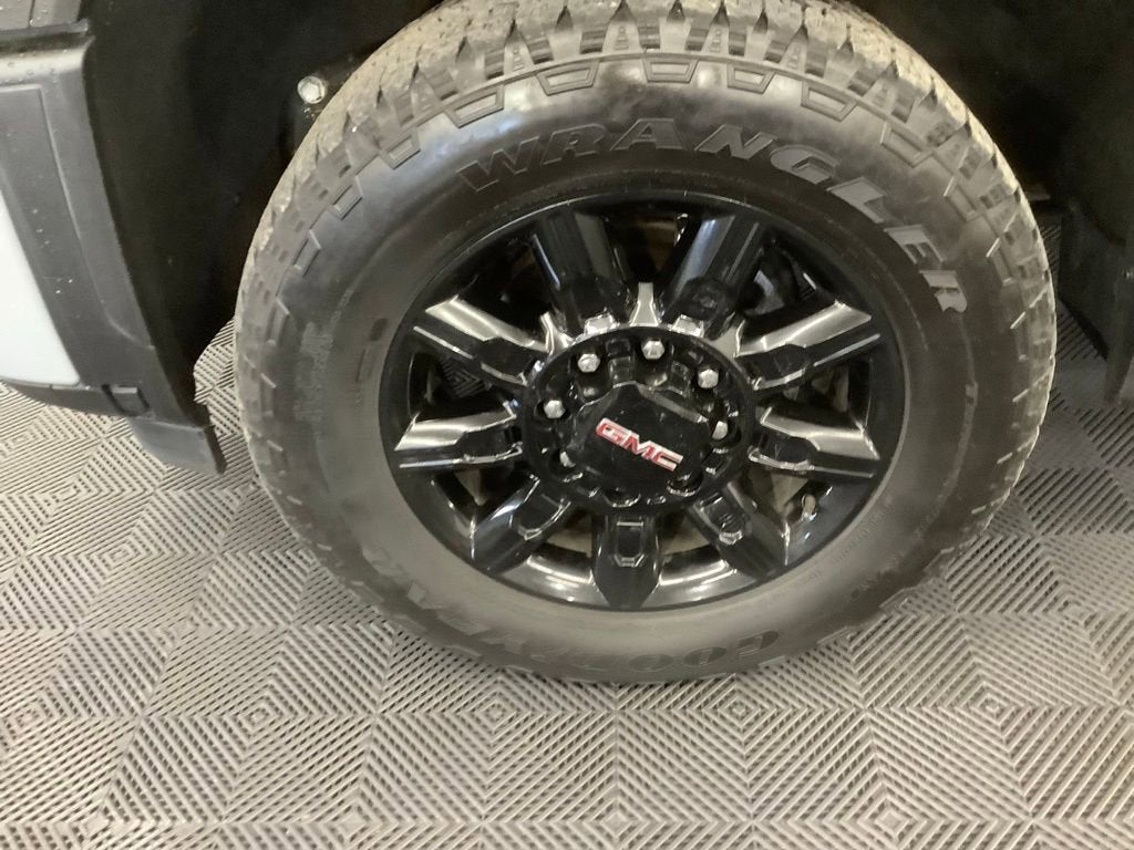 Used 2024 GMC Sierra 3500HD AT4 with VIN 1GT49VEY4RF331094 for sale in Kansas City