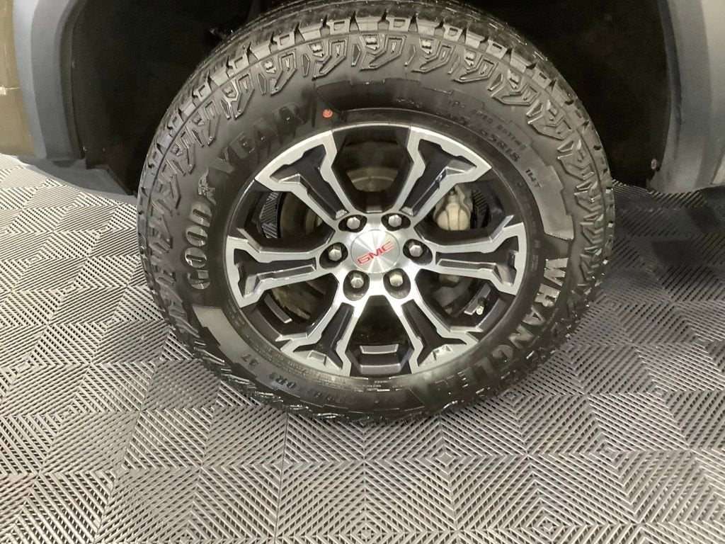 2024 GMC Canyon AT4