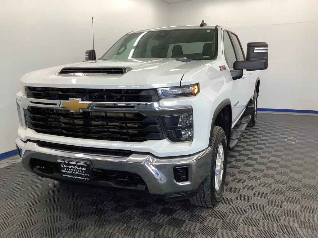 Used 2024 Chevrolet Silverado 2500HD LT with VIN 2GC4YNEY9R1117583 for sale in Kansas City