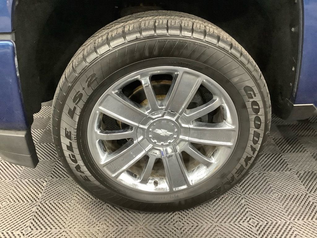 Used 2018 Chevrolet Silverado 1500 High Country with VIN 3GCUKTEJ1JG106078 for sale in Kansas City