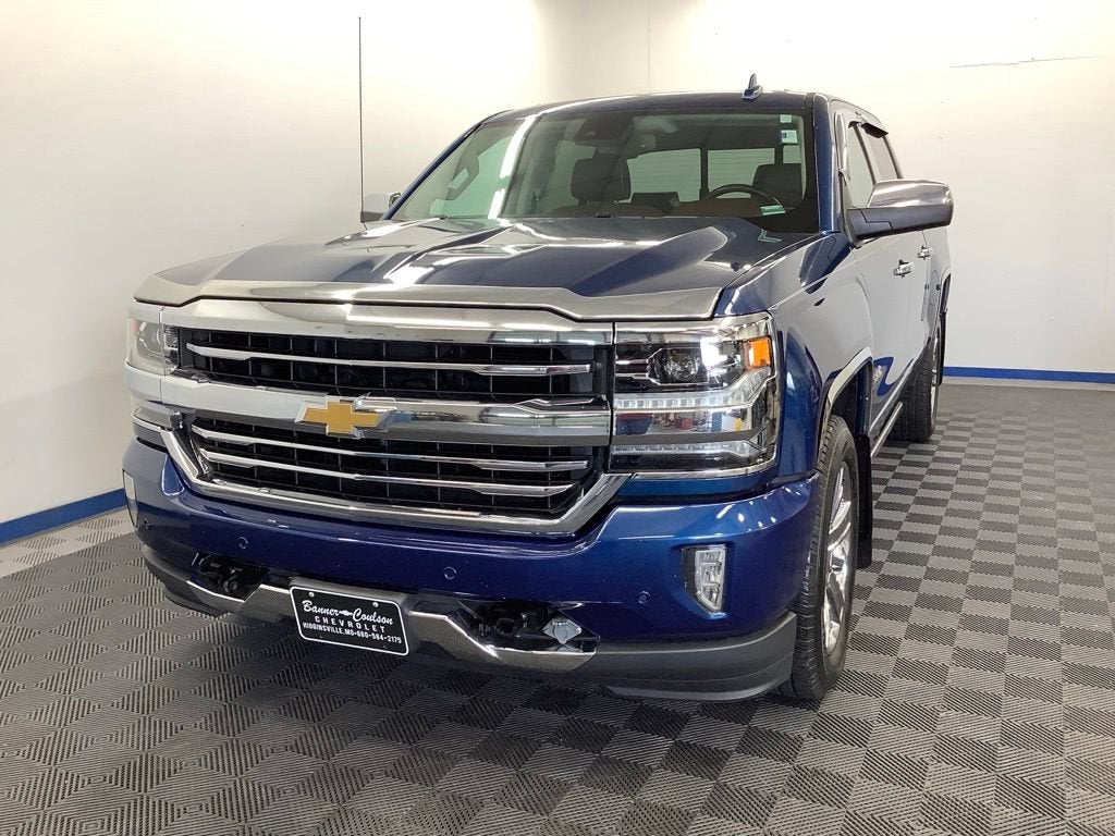 Used 2018 Chevrolet Silverado 1500 High Country with VIN 3GCUKTEJ5JG152075 for sale in Kansas City
