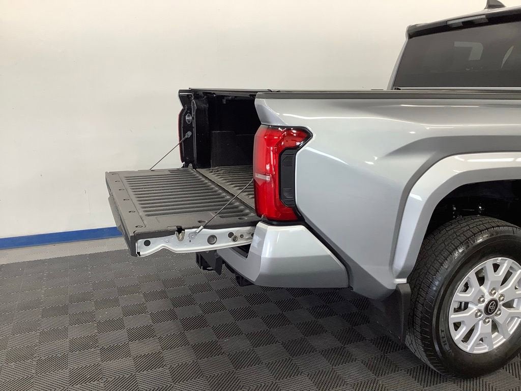 2024 Toyota Tacoma 4WD SR5