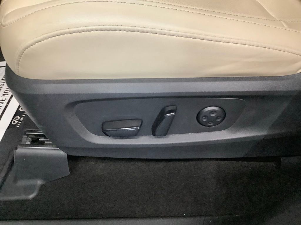 2023 INFINITI QX60 PURE