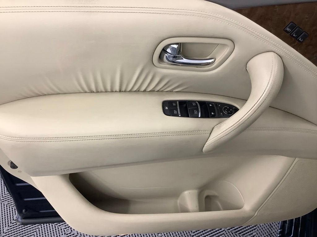 2017 INFINITI QX80 Base