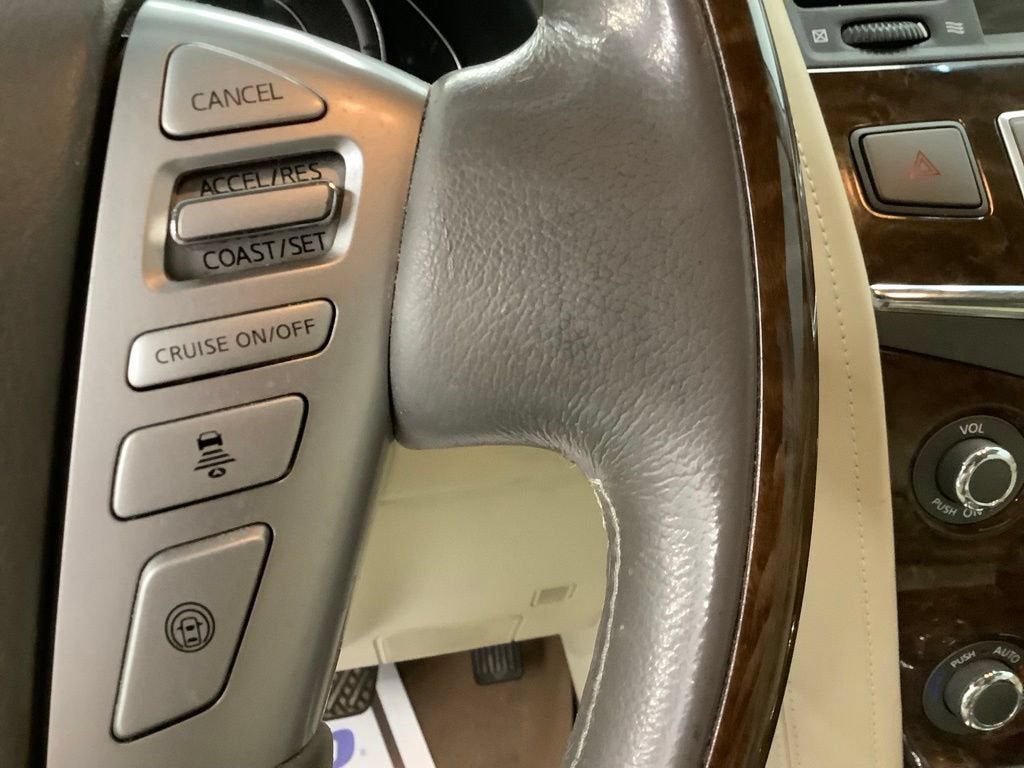 2017 INFINITI QX80 Base